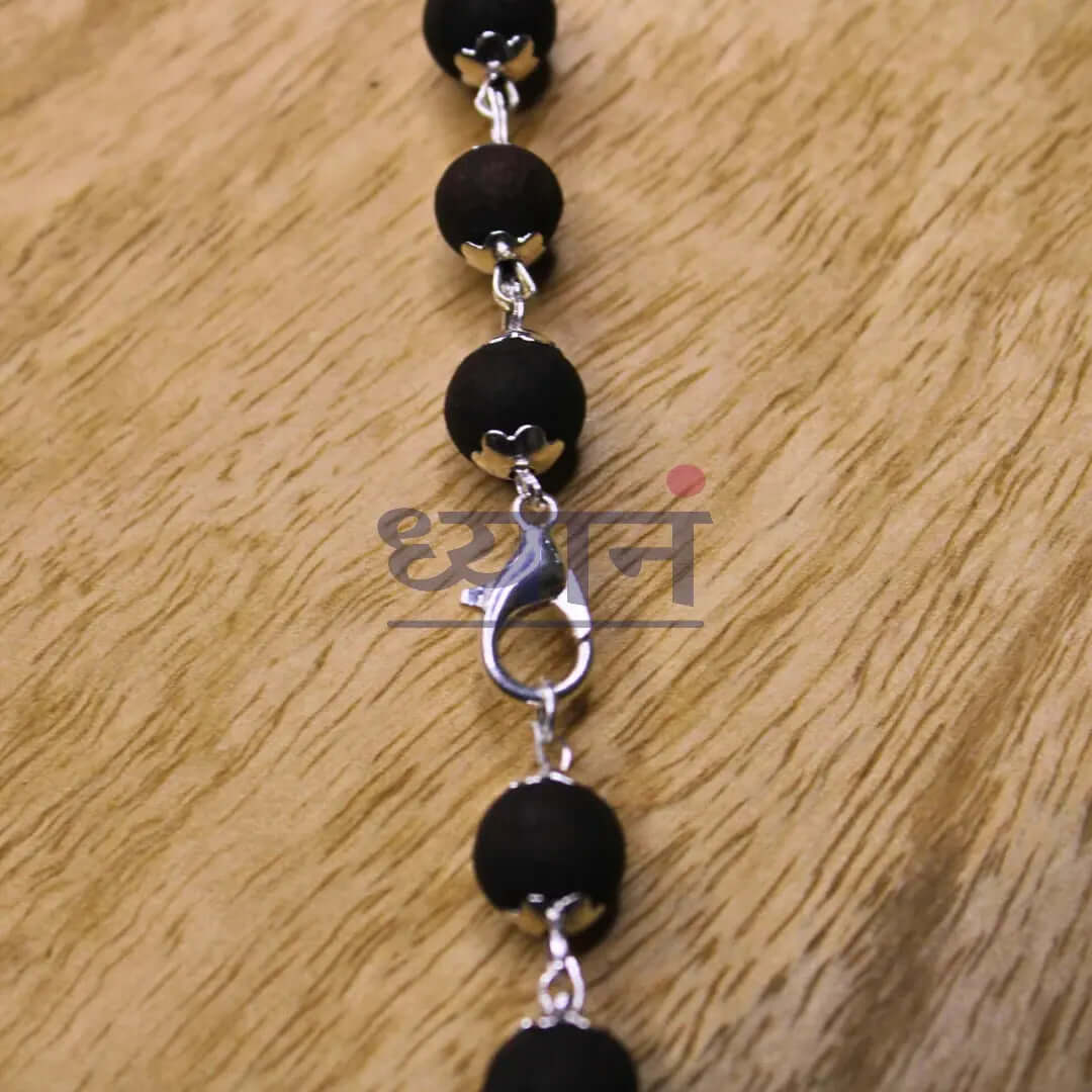 Improve Spiritual Focus with Karungali Malai Silver Cap Necklace in 21 Days.